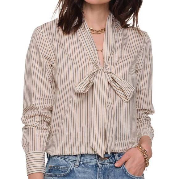 HEARTLOOM Tops - NEW HEARTLOOM sawyer tie top in cream